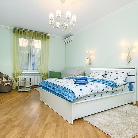 Amazing Two Beds In The Klovskiy Spusk Daire Kiev Dış mekan fotoğraf
