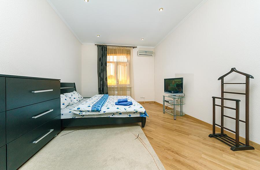 Amazing Two Beds In The Klovskiy Spusk Daire Kiev Dış mekan fotoğraf