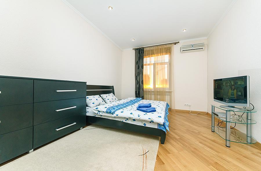 Amazing Two Beds In The Klovskiy Spusk Daire Kiev Dış mekan fotoğraf