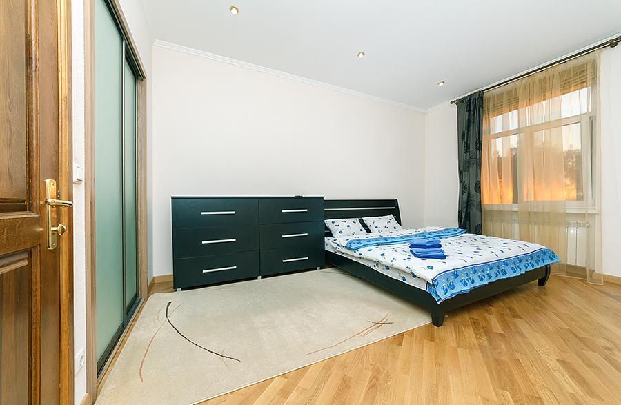 Amazing Two Beds In The Klovskiy Spusk Daire Kiev Dış mekan fotoğraf